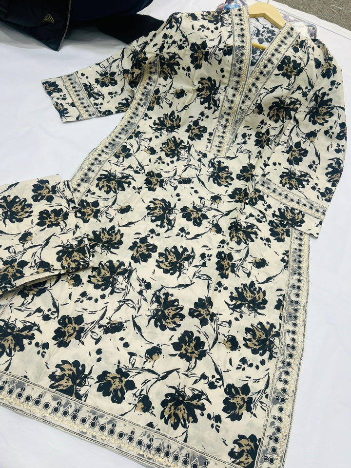 Ebony Floral & Lace 2-Piece Stitched Suit